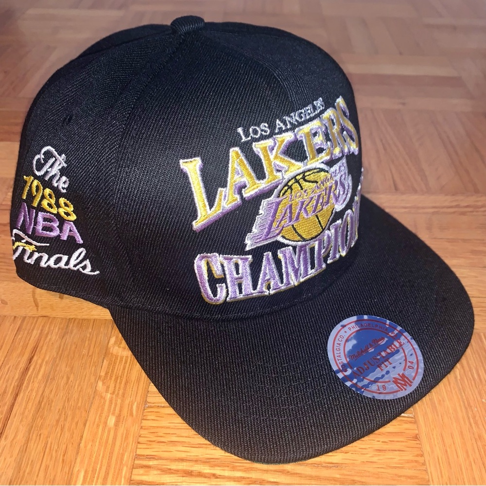 Mitchell & Ness Black LA Lakers Championship Hat